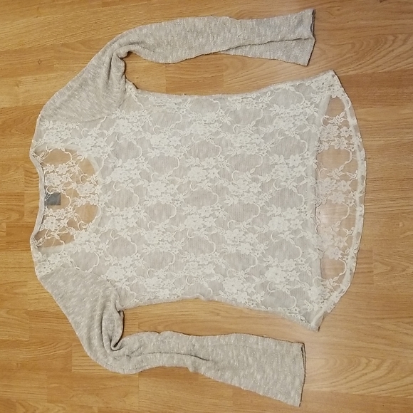 💥3/$10💥Sparkly Wet Seal Sweater with Lace Back - Picture 11 of 14